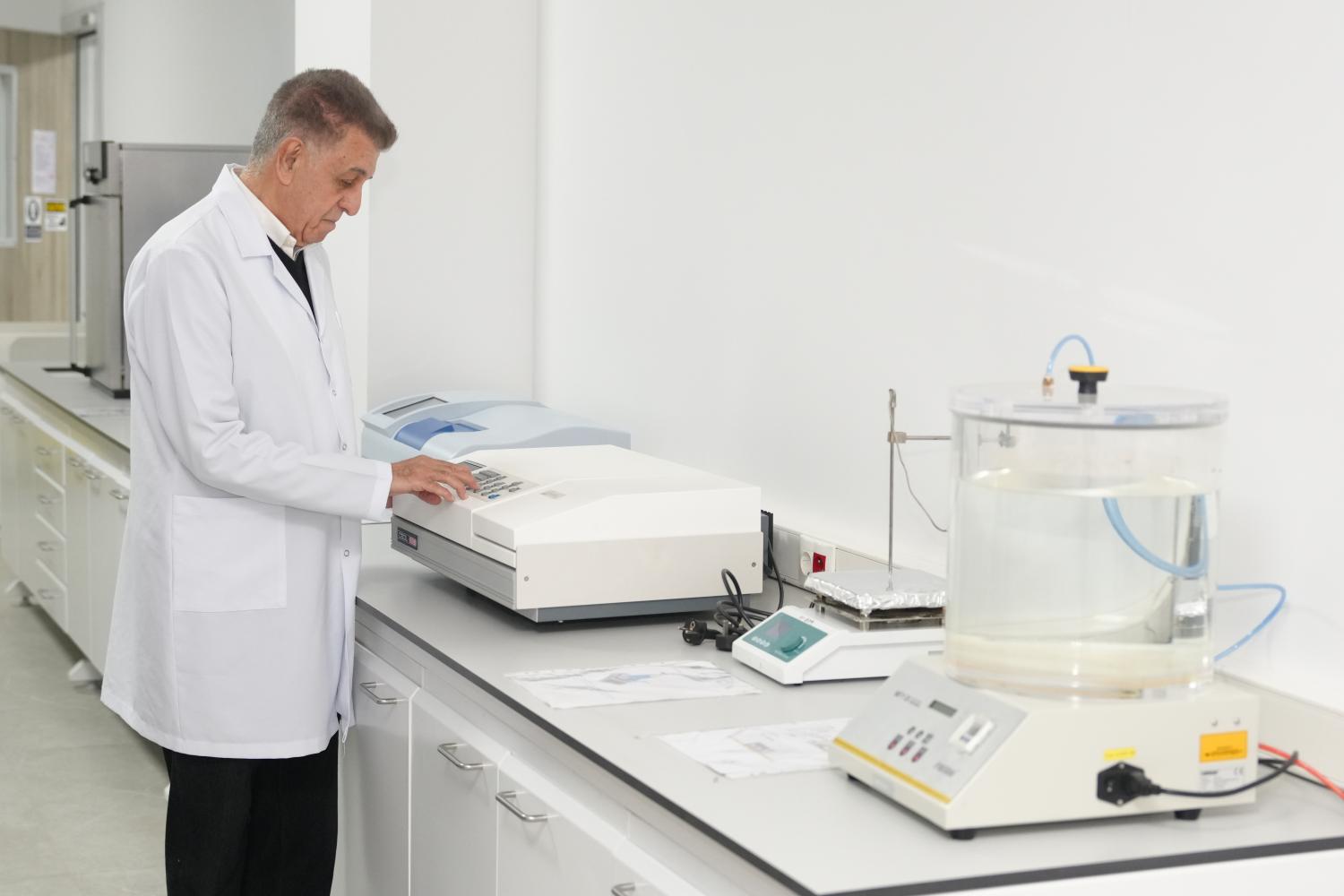 لم تقتصر أبحاث الدكتور فرج على فكرة السقالات الكولاجينية بل أمتدت إلى مجالات الطب التجديدي